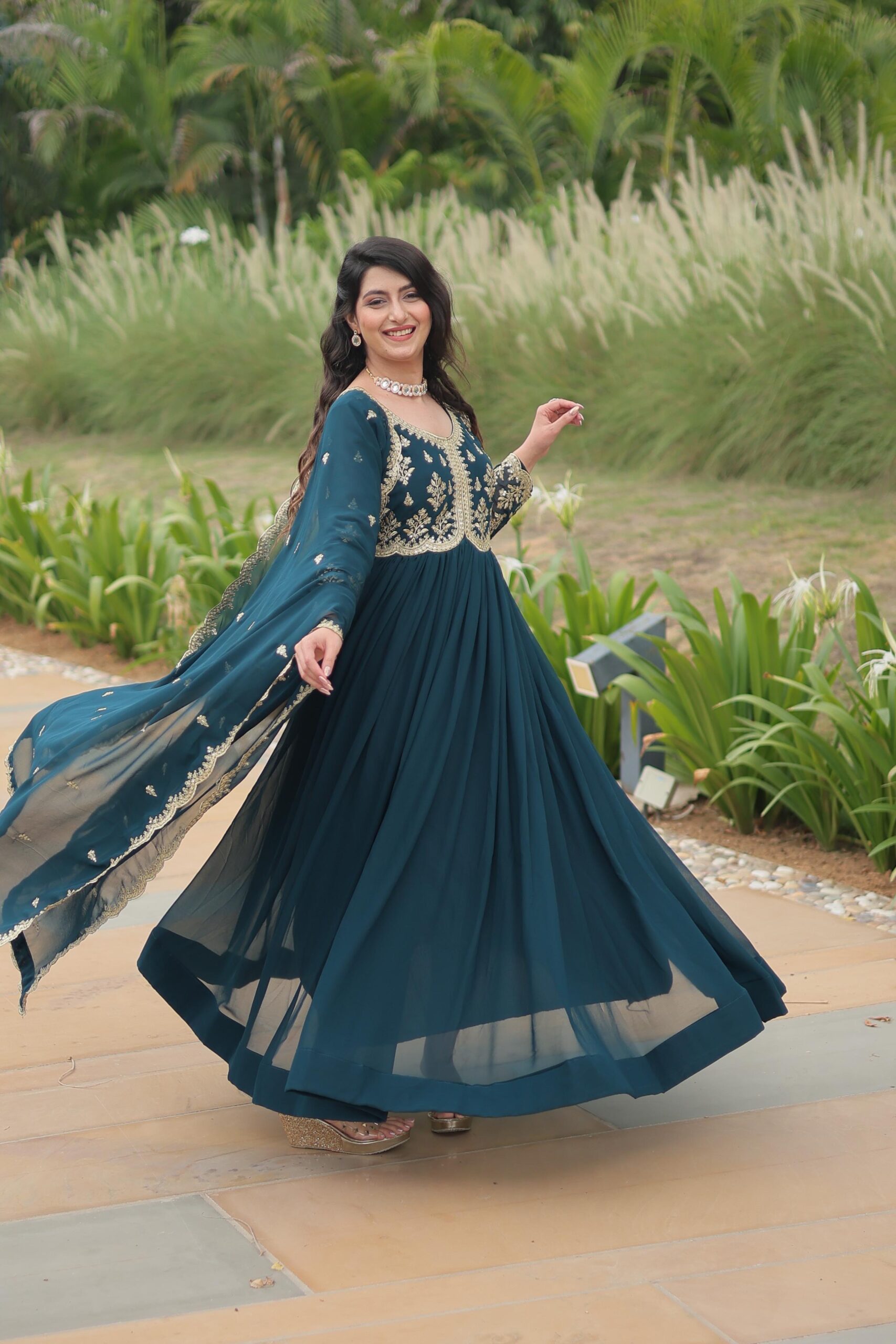 Anarkali Gown Faux Blooming - Image 4