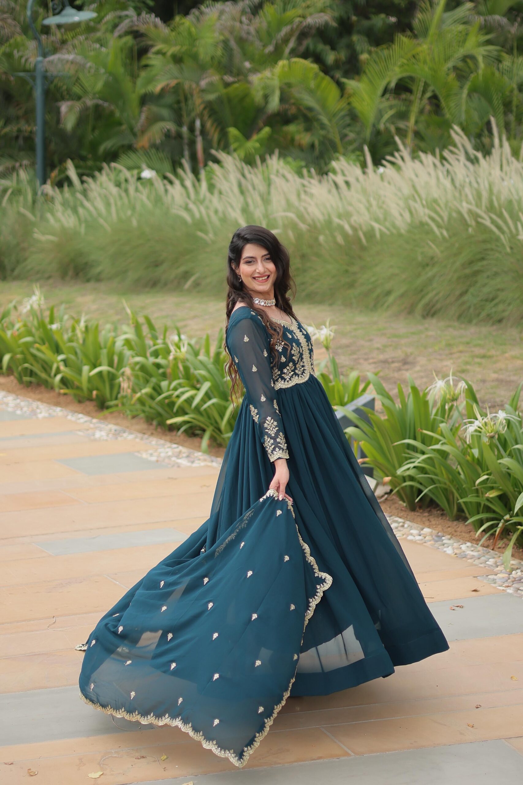 Anarkali Gown Faux Blooming - Image 3