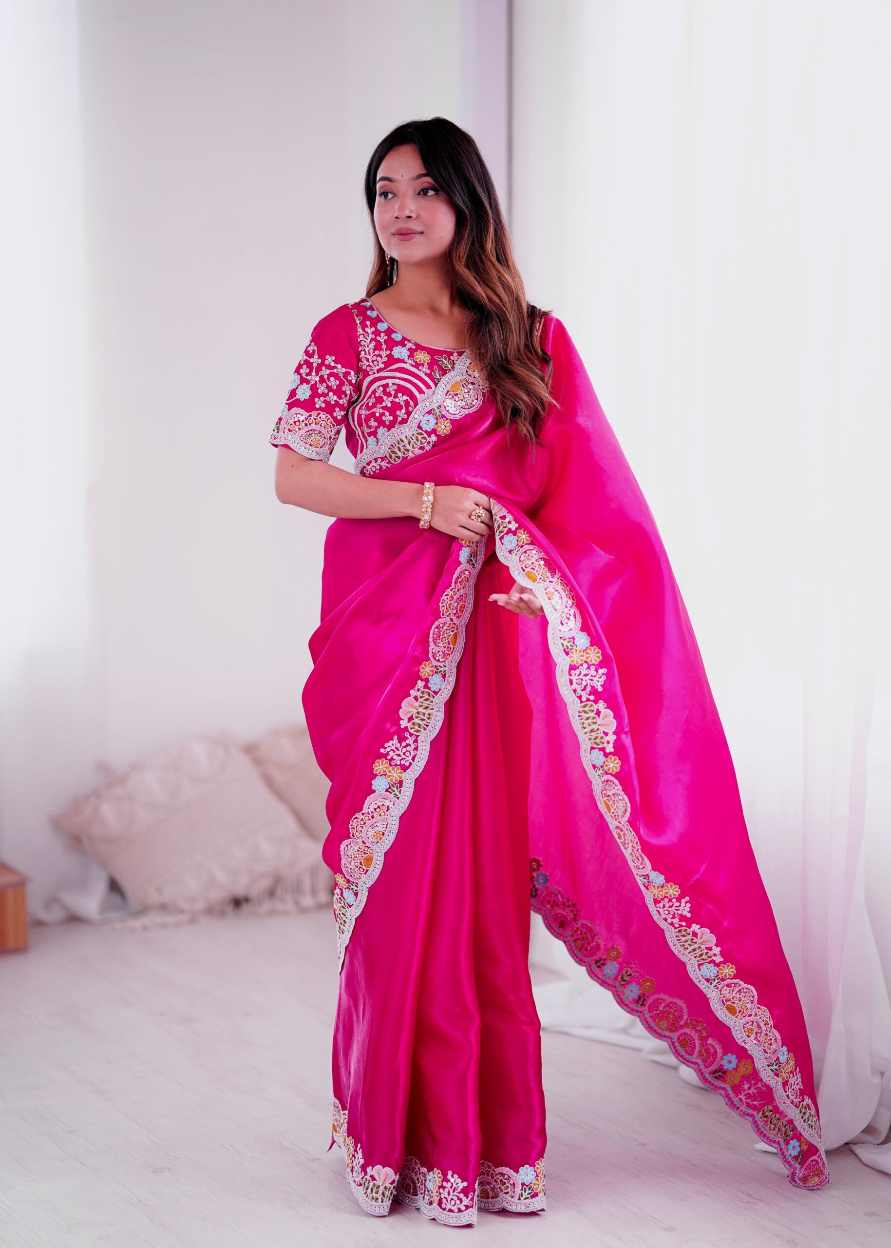 Saree Jimmy Choo - Image 6